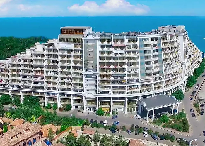 Apartamento в аркадии 130 м, 3 этаж